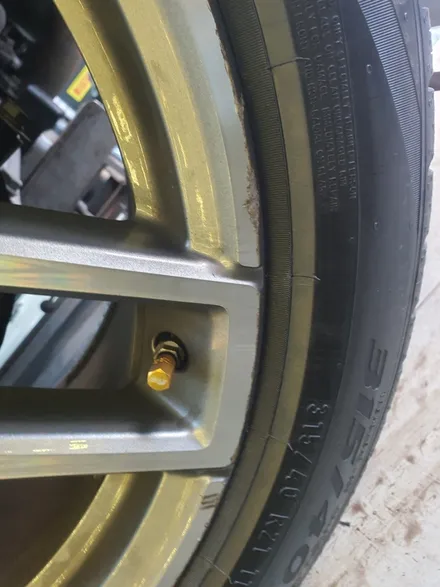 [남양주휠도색][캘리퍼도색]벤츠 GLE클래스 (W166) GLE350d 쿠페 21인치 순정휠 블랙유광 휠복원&휠도색 + 캘리퍼도색 레드도장 / 남양주시 별내동