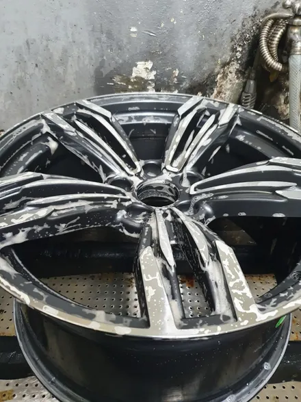 [남양주휠복원]BMW 4시리즈 (F32) 420d 19인치 다이아몬드컷팅 휠복원&휠도색 / 남양주시 별내동