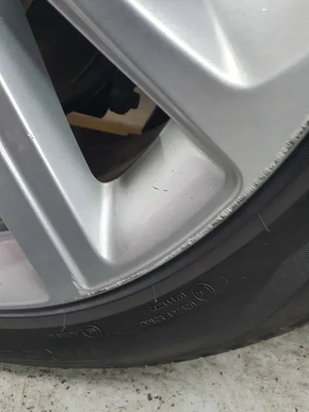 [남양주휠복원]랜드로버 디스커버리스포츠 21인치 순정휠 무광블랙 휠복원&휠도색 + 캘리퍼도색 블랙도장 + 타이어교체 (275-45-21 굿이어 F1 어시미트릭SUV ) / 남양주시 별내동