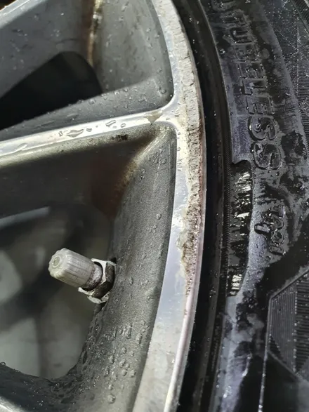 [벤츠휠도색][남양주휠도색] 벤츠 CLS클래스 CLS450d 19인치 고스트크롬 휠복원&휠도색 + 타이어교체 ( 255-35-19 피렐리 신투라토P7 두본 ) / 남양주시 별내동