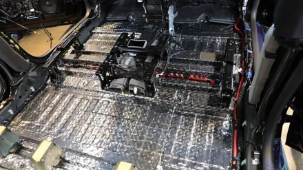 테슬라 모델 YL 전체 방진과 포칼 사운드 업그레이드 / 서울 용산