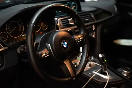 BMW F30 3시리즈, 고급스러운 조그다이얼 통풍시트 + 멋과 편의옵션까지 모두 갖춘 스포츠세단 / 고양 덕양구 용두동