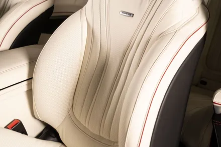벤츠 S클래스 쿠페 S63 AMG 인테리어 + 블랙 & 화이트에 레드 포인트 / 고양 덕양구 용두동
