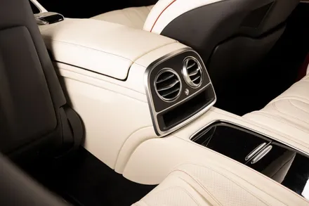 벤츠 S클래스 쿠페 S63 AMG 인테리어 + 블랙 & 화이트에 레드 포인트 / 고양 덕양구 용두동