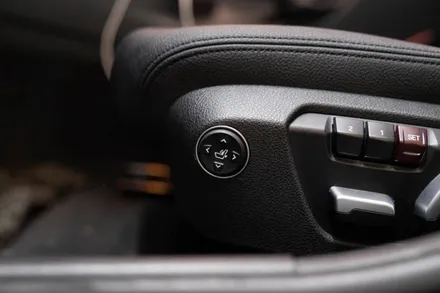 BMW F30 3시리즈, 고급스러운 조그다이얼 통풍시트 + 멋과 편의옵션까지 모두 갖춘 스포츠세단 / 고양 덕양구 용두동