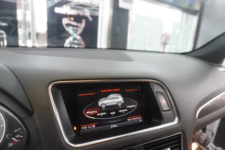 아우디 SQ5 내비게이션 블랙박스 보조배터리 국산 12.3인치 모니터 교체 M2C200A플러스 안드로이드셋탑 뷰게라 Q100V 에너웨이브 에너팩프로 12A 시공