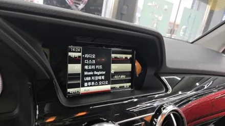 자동차 인스톨 20년 이상 노력은 매일 쌓아 가는 거다 1인 시공 캡틴홍 2014 벤츠 GLK 순정 모니터 이용 노터치 카플레이 안드로이드오토 아이나비 블랙박스 하이패스 설치