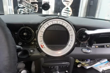 [예약제1인시공 캡틴홍] BMW 미니 쿠퍼 순정 모니터 비주얼부스터 옵션 차량에 애플 카플레이 안드로이드오토 후방카메라 2채널 블랙박스 Q100V 시공