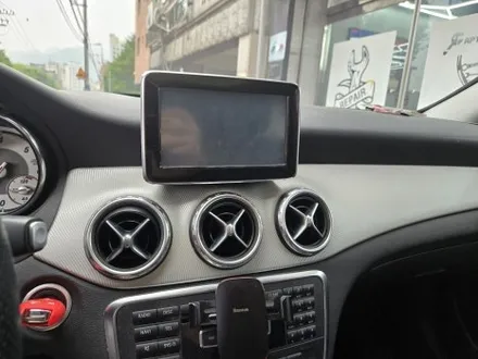 벤츠 GLA 4500AB 모니터 블랙아웃 화면 깜박임 후방카메라 안됨 고장 탈거 해외 직구 리눅스 카플레이 안드로이드오토 전용 모니터 설치
