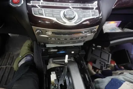 인피니티 M37 Q70 해외 직구 12.5인치 안드로이드 내비게이션 모니터 교체 설치