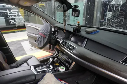 BMW 5 GT  해외 직구 모니터 교체 설치 우리 동네는 고수가 작업한다