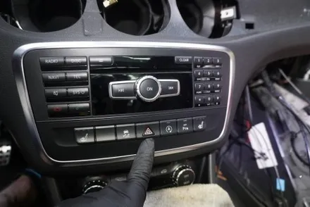 우리 동네는 고수가 작업한다 캡틴홍 벤츠 GLA45AMG 12.5인치 모니터 교체 카플레이 안드로이드오토 올인원 카인원프로맥스 설치 예약제 1인시공