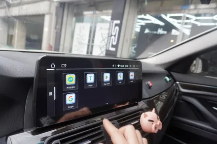 [오늘도컨디션조절중 캡틴홍] BMW F10 5시리즈 안드로이드 내비게이션 유명시공 맛집 에서 시공한 모니터 제품 불량 탈거 나만의 스타일로 재작업