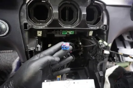 공임 받고 설치 미친 실력자를 만나다! 벤츠 GLC 쿠페 MNG 고사양 모니터 설치 AUX코딩 순정GPS 듀얼파크라 연결 잡소리방지 흡음 시공by예약제1인시공 캡틴홍