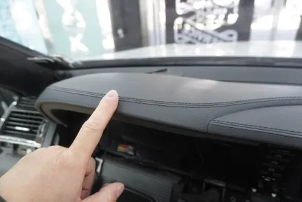 내가 보고 있는 차는 중앙바디는 W221 앞뒤는 W222 범퍼 라이트로 튜닝 벤츠S클래스 신형 스타일 12.3인치 모니터 터빈형 송풍구 엠비언트 무드등 설치by예약제1인시공캡틴홍