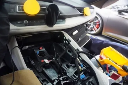 BMW I8 순정 모니터 이용 노터치 카플레이 안드로이드오토 유선 권장 무선 사용 가능 제품 설치 우리 동네는 고수가 작업한다