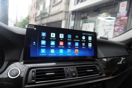 우리 동네는 고수가 작업한다 캡틴홍 BMW F10 5시리즈 CIC 옵션 해외 직구 모니터 재작업 1인 시공 작업 과정 모니터 조립 상태 비교해 보세요