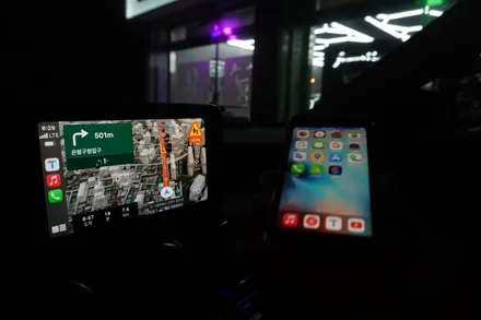 [벤츠내비게이션AS공식지정점 캡틴홍] 벤츠 C클래스 W205 GLC NTG5 AUX 코딩후 애플 카플레이 안드로이드오토 순정 모니터 사용 가능