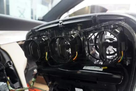 [벤츠내비게이션AS공식지정점 캡틴홍] 벤츠 C클래스 W205 쿠페 내비게이셔 AUX코딩후 12.3인치 국산 모니터 교체 M2C200A플러스 안드로이드셋탑 매립 시공