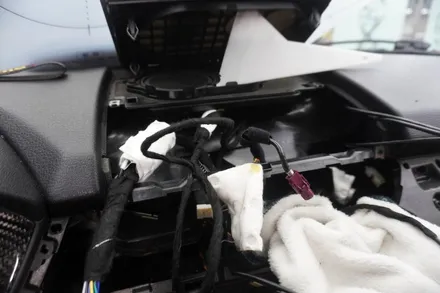 BMW E89 Z4 15.8인치 모니터 교체 카플레이 안드로이드오토 안드로이드 올인원 설치 우리 동네는 금주 122일 고수가 작업한다