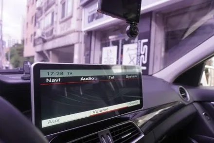 벤츠 C클래스 W204 후기형 AUX 코딩 후방카메라 국산 12.3인치 모니터 교체 NV700 안드로이드 셋탑 내비게이션 박스 후방카메라 시공