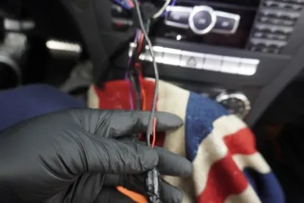 벤츠 C63AMG 쿠페 W204 후기형 국산 모니터 M2C 탈거 알리익스프레스 해외 직구 8.8인치 모니터 교체 설치 우리 동네는 고수가 작업한다