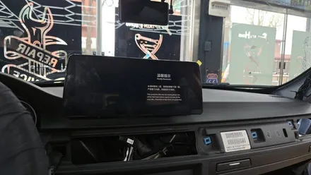 BMW 3시리즈 E90 대시보드 타공 12.3인치 모니터 카인원프로맥스Q 설치