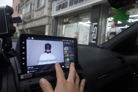 W204 C63 AMG 벤츠 C클래스 전기형 해외직구 안드로이드올인원 내비게이션 상단 매립 제품 후방카메라 연결 시공