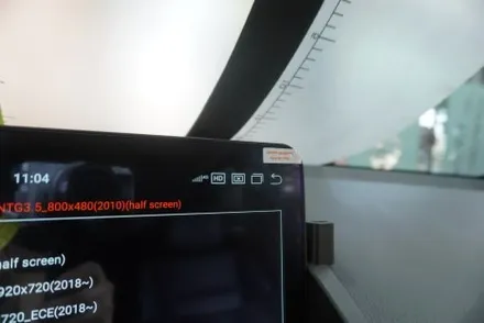 벤츠 S클래스 W221 후기형 NTG3.5 12.3인치 모니터 교체 순정 계기판 사용 제품 대시보드 커버 가죽 스티치 순정형 제품 사용 아름답게 마감 됩니다
