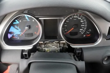 아우디 Q7 2GMMI 매립형 모니터 교체 10.25인치 블루투스 카플레이 안드로이드오토 올인원 광 AUX 설치