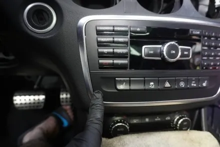 우리 동네는 고수가 작업한다 캡틴홍 벤츠 GLA45AMG 12.5인치 모니터 교체 카플레이 안드로이드오토 올인원 카인원프로맥스 설치 예약제 1인시공
