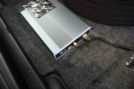 아우디 SQ5 내비게이션 블랙박스 보조배터리 국산 12.3인치 모니터 교체 M2C200A플러스 안드로이드셋탑 뷰게라 Q100V 에너웨이브 에너팩프로 12A 시공