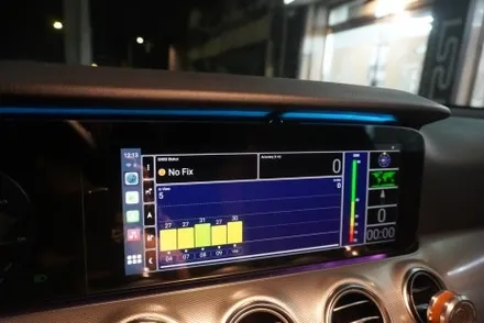 벤츠 E 클래스 W213 실내 GPS 수신 불량 차량 내부에서 스마트폰 T맵도 사용 안 됨 문제해결 방법 에어터치+정전식터치+카링킷프로2+재방사안테나 설치