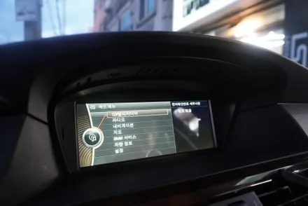 BMW E60 5시리즈 해외 직구 8.8인치 모니터 교체 후방카메라 설치