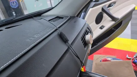 BMW 3시리즈 E90 대시보드 타공 12.3인치 모니터 카인원프로맥스Q 설치