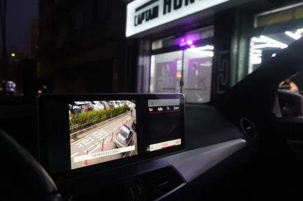 [벤츠내비게이션AS공식지정점 캡틴홍] 벤츠 C클래스 W204 후기형 내비게이션 후방카메라 국산12.3인치 모니터 안드로이드셋탑 M2C200A플러스 AUX코딩후 매립 시공