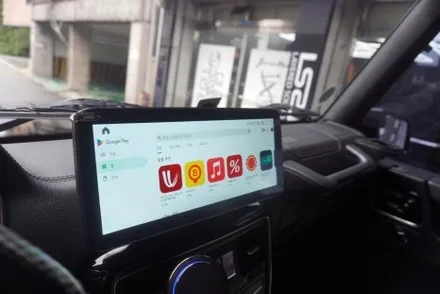 벤츠 G바겐 후기형 G63AMG NTG5.1 중국 친구들은 NTG5.0 이라고 하는 오디오12.5인치 해외직구 모니터 설치 MNG 제품 USBAUX 음성지연 싱크밀림 없어요