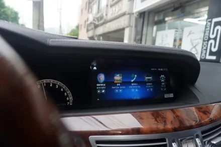W221 전기형 벤츠 S클래스 NTG3.0 순정 오디오 AUX 메뉴 없는 차량  전용 장비로 외부입력 코딩후 해외직구 10.25인치 모니터 설치