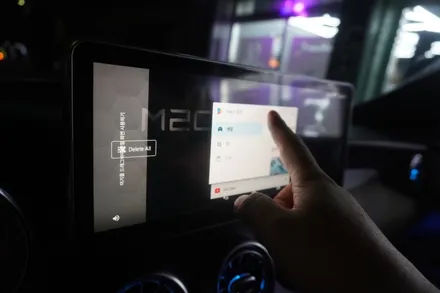 [벤츠내비게이션AS공식지정점 캡틴홍] 벤츠 C클래스 W205 쿠페 내비게이셔 AUX코딩후 12.3인치 국산 모니터 교체 M2C200A플러스 안드로이드셋탑 매립 시공