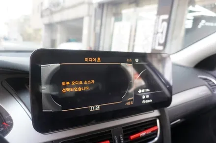 아우디 A4 3GMMI 차량 내비게이션 후방카메라 안드로이드모니터 타업체 에서 작업후 실패 후 한달의 연락 기다림 포기 하고 럭키가이 캡틴홍 매장에 예약 재작업 도전