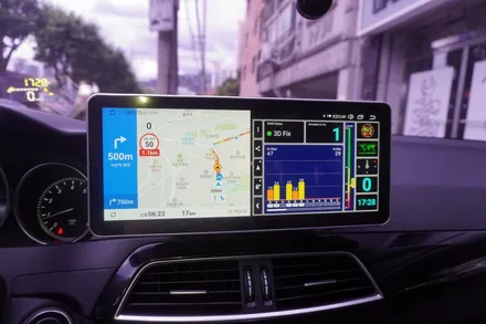 벤츠 C클래스 W204 후기형 AUX 코딩 후방카메라 국산 12.3인치 모니터 교체 NV700 안드로이드 셋탑 내비게이션 박스 후방카메라 시공