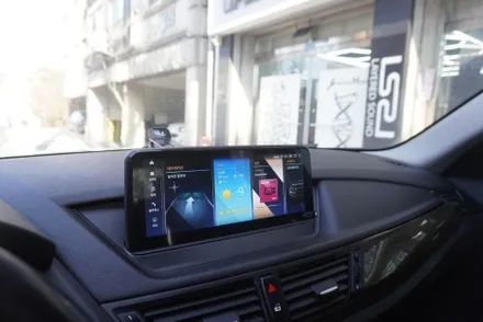 BMW X1 CIC 순정 모니터 있는 옵션 차량 10.25인치 안드로이드  모니터 올인원 내비게이션 교체 오디오 탈거가 작업의 반이 네요by예약제1인시공캡틴홍