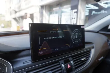 아우디 A7 10.25인치 해외직구 모니터 설치 한사람이 시작한 작업 조립 마무리 세팅 설명 까지  한사람이 마무리 하는 곳 20년 경력의 내공을 소중한 내차에 선물 하세요