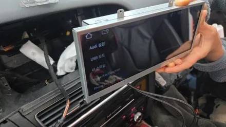 우리 동네는 고수가 작업한다 1인 시공 캡틴홍 아우디 RS5 8.8인치 모니터 교체 무선 카플레이 안드로이드오토 사용 가능 올인원 설치