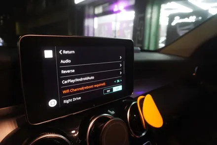 [벤츠내비게이션AS공식지정점 캡틴홍] 벤츠 C클래스 W205 GLC NTG5 AUX 코딩후 애플 카플레이 안드로이드오토 순정 모니터 사용 가능