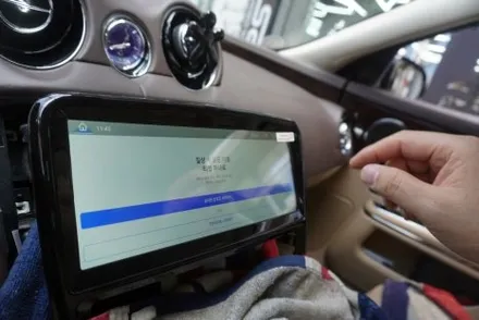 재규어 XJ 모니터 교체 시공 10.25인치 안드로이드올인원 내비게이션  작업 경험이 풍부한 예약제1시공 캡틴홍