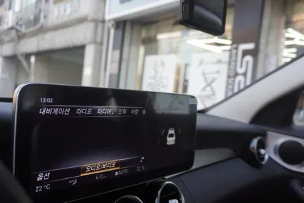 카인원프로맥스 대한민국 전파인증 받은 안드로이드올인원 아이나비3D내비게이션 벤츠 C클래스 W205 12.3인치 모니터 시공 AUX코딩 GPS듀얼파크라 사용by예약제1인시공캡틴홍