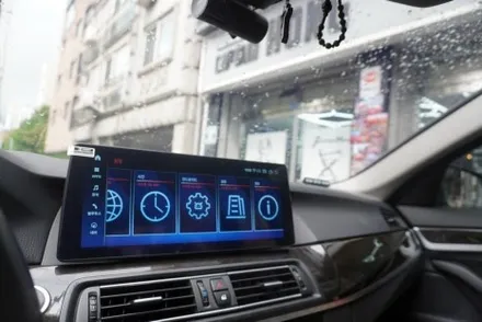 우리 동네는 고수가 작업한다 캡틴홍 BMW F10 5시리즈 CIC 옵션 해외 직구 모니터 재작업 1인 시공 작업 과정 모니터 조립 상태 비교해 보세요