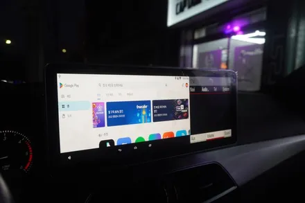 [벤츠내비게이션AS공식지정점 캡틴홍] 벤츠 C클래스 W204 후기형 내비게이션 후방카메라 국산12.3인치 모니터 안드로이드셋탑 M2C200A플러스 AUX코딩후 매립 시공