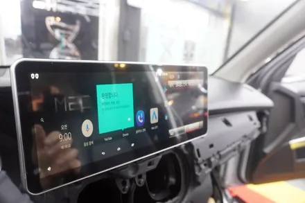 [벤츠공식멀티미디어AS지정점 캡틴홍] 벤츠 GLK 후기형 AUX코딩 내비게이션 Z8000 블랙박스 IOT 국산 12.3인치 M2C200A플러스 안드로이드셋탑 카블릿 매립 시공